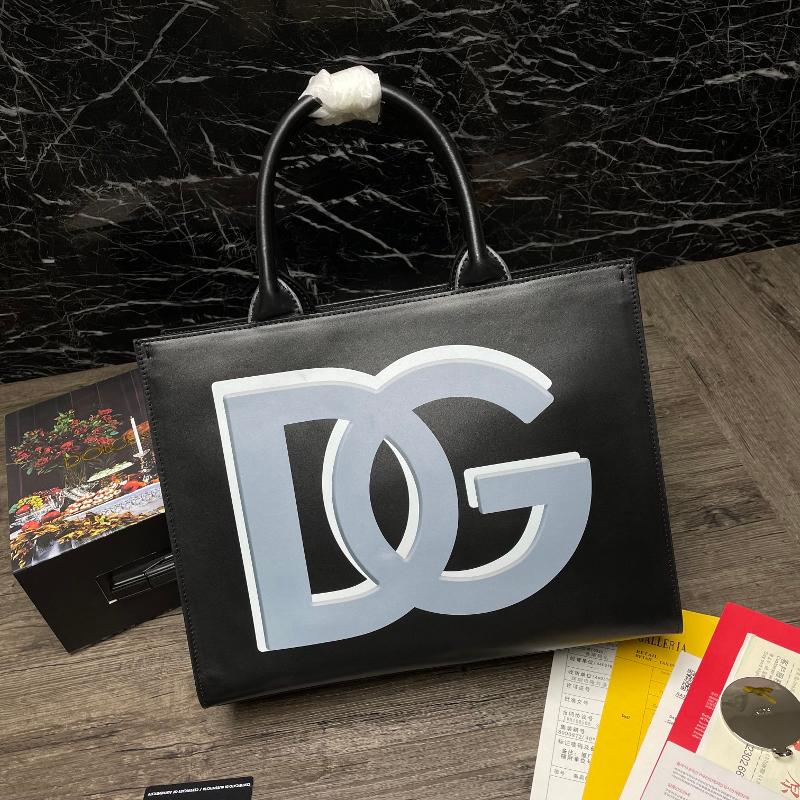 D&G Shoulder Chain Bag BB2012 High Edition Black Grey Text